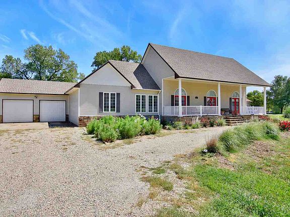 2nd image of 701 Lake Side Dr
