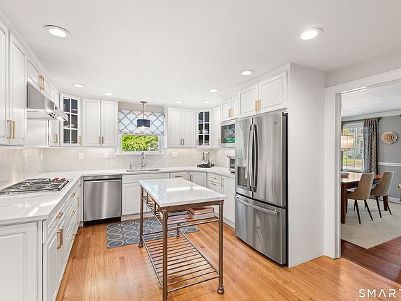 5th image of 85 Osborne Place