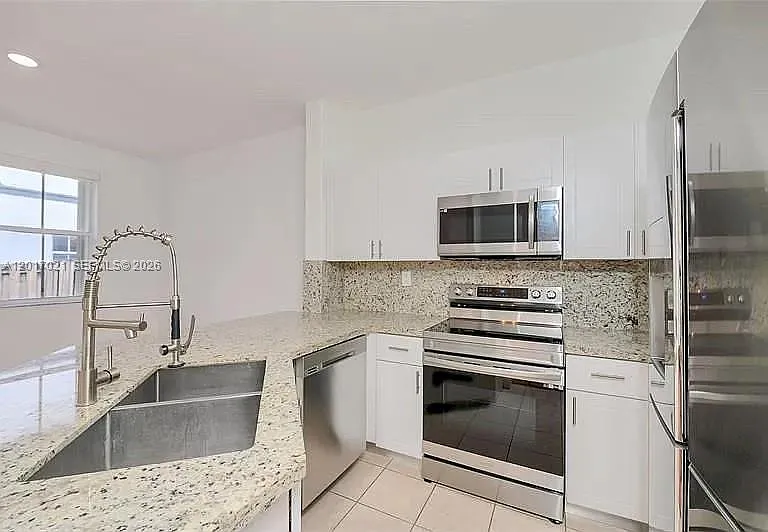 7772 NW 114th Pl — Photo 5