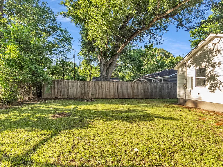 1577 S Highland St — Photo 16