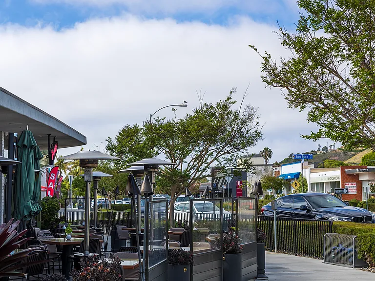 Paradisea Restaurant - 8 minute walk (.4 miles)