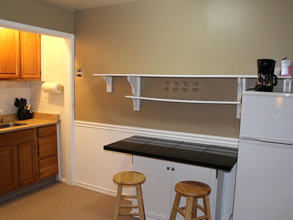 2nd image of 531 Grant St APT 12