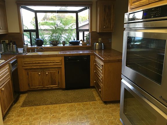 4th image of 1345 Orchard Dr