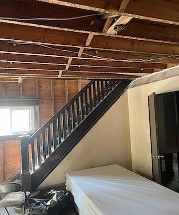 4th image of 320 Huron St
