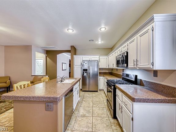 4th image of 2257 Chestnut Bluffs Ave