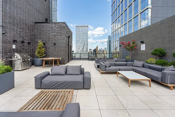 Rented by Honest NY Realty LLC | media 7