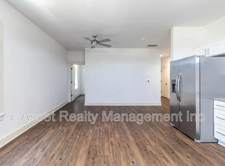 1120 Franck St #206 — Photo 21