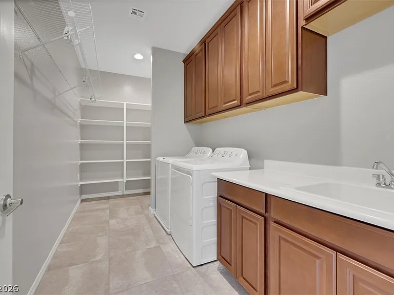 224 Highspring St — Photo 24
