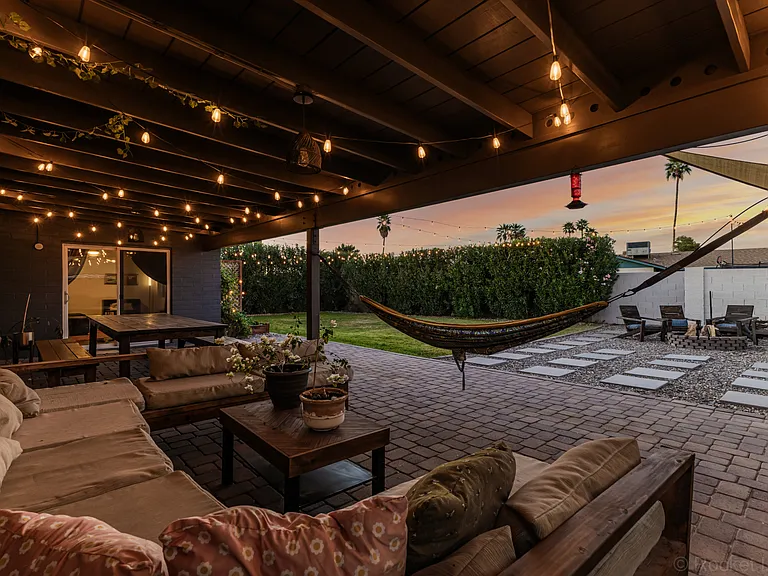 2200 N Los Altos Dr — Photo 4