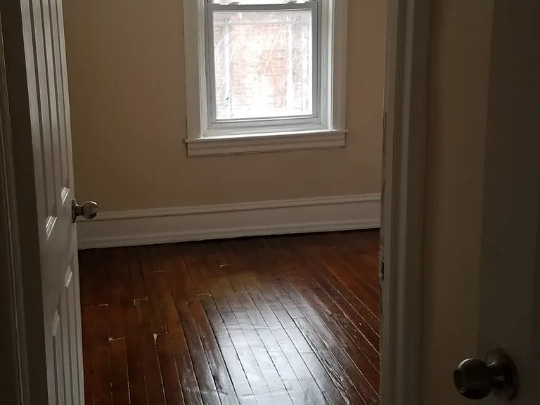 6532 Saybrook Ave — Photo 1