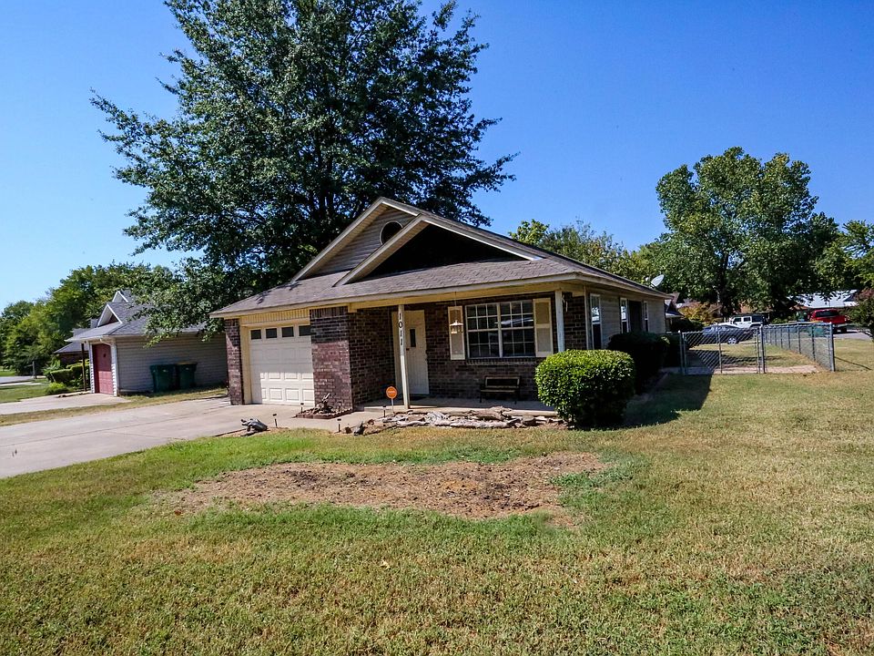 1st image of 1011 University Dr