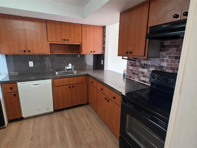 1351 NE Miami Gardens Dr #413E — Photo 6