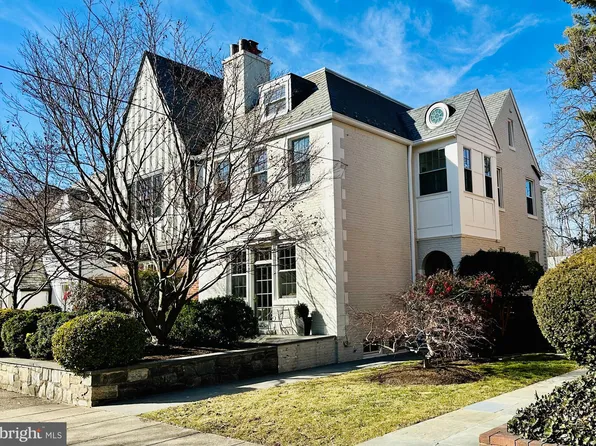 3629 Everett St NW, Washington, DC 20008