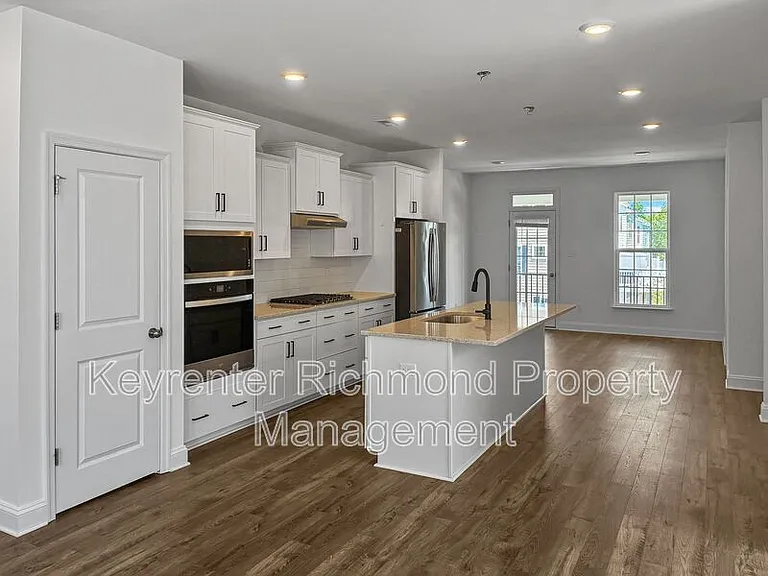 13801 Randolph Pond Ln — Photo 8