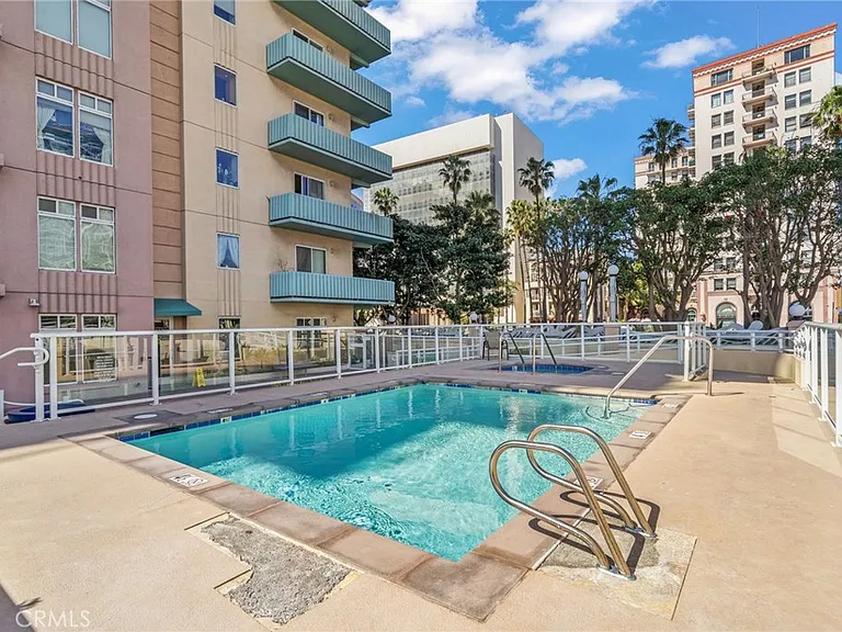 488 E Ocean Blvd #717 — Photo 31