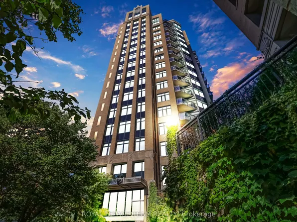 235 Kent St #414, Ottawa, ON K2P 1Z9