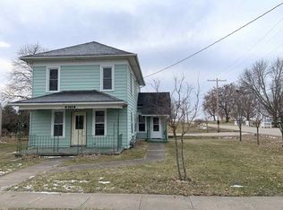 302 E Elm St, Strawberry Point, IA 52076