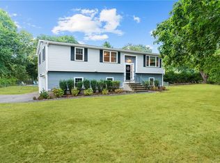 30 Hamilton Allenton Rd, North Kingstown, RI 02852