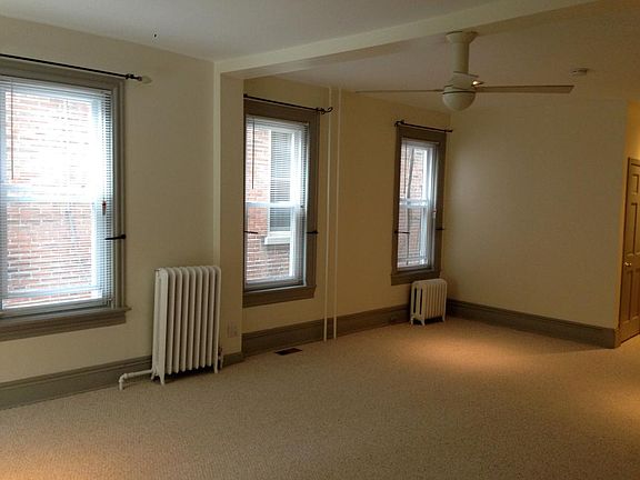 5th image of 1426 N Van Buren St #1