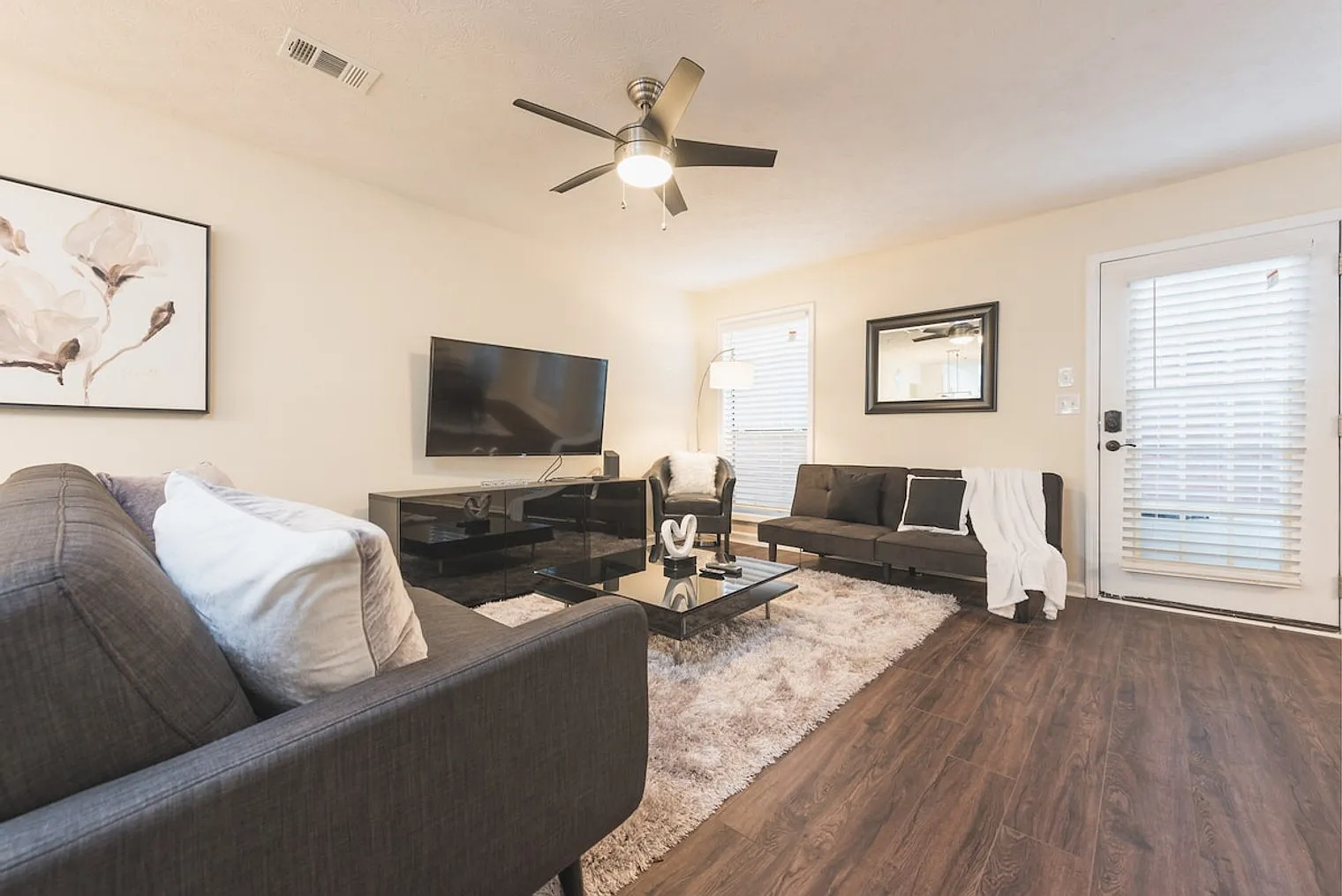 2 bed, 2.0 bath, 1732 sqft, $2,706 — Photo 3