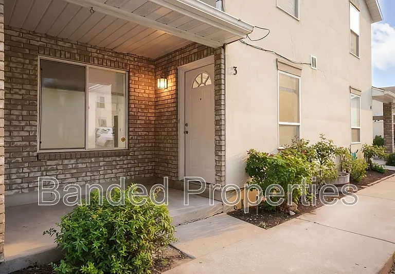 325 E Mill St S #3 — Photo 2