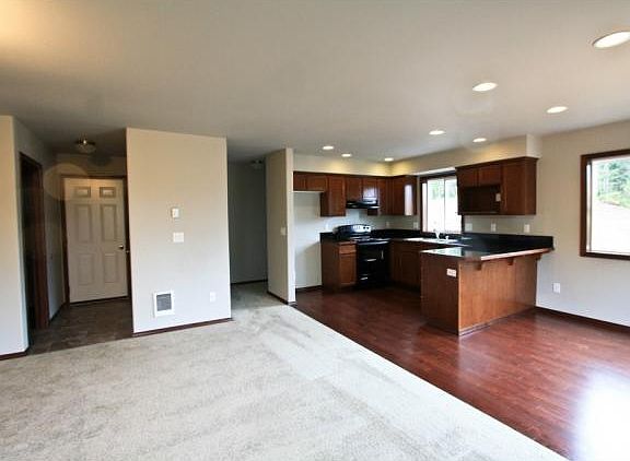 4th image of 23026 14th St NE