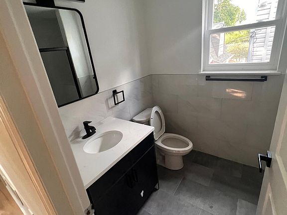5th image of 176 N 18th St #1