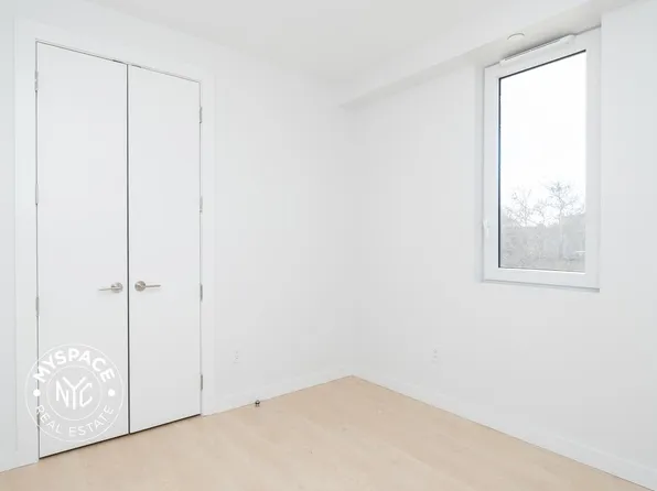 280 Meeker Avenue image 7 of 28