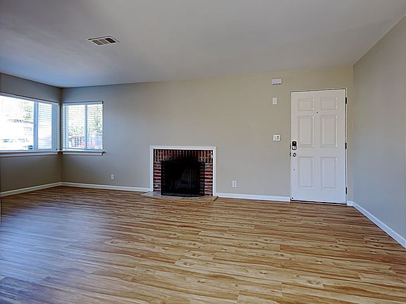 3rd image of 40 Alta Loma Dr