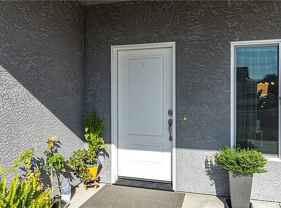 4th image of 3625 Lakeside Village Dr
