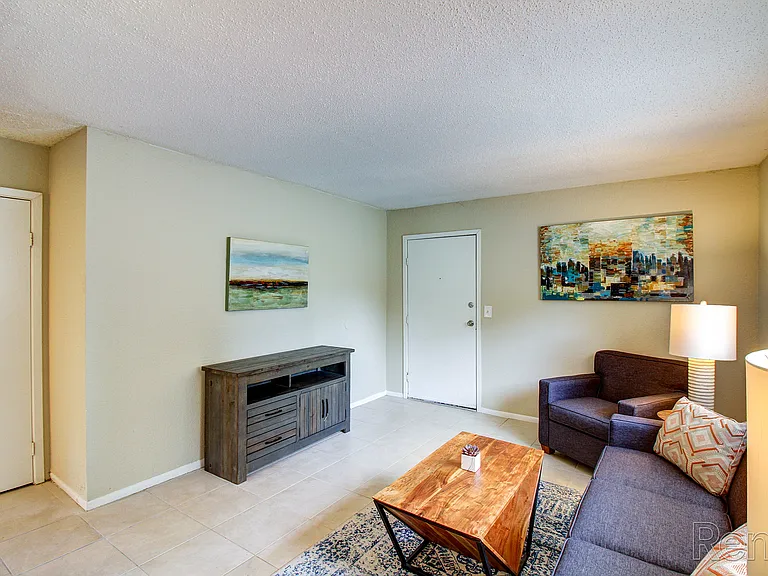 Crossroads Village Apartments — Photo 16