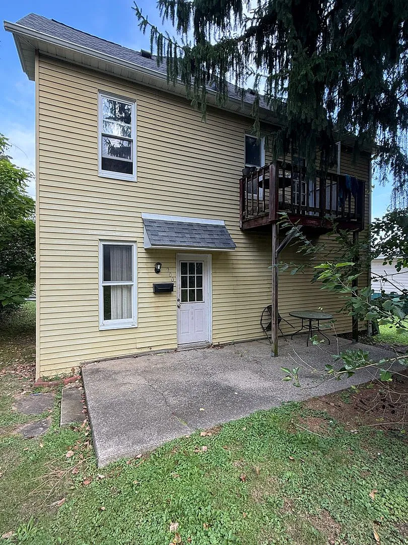 South Park Rental - $900/mo — Photo 2