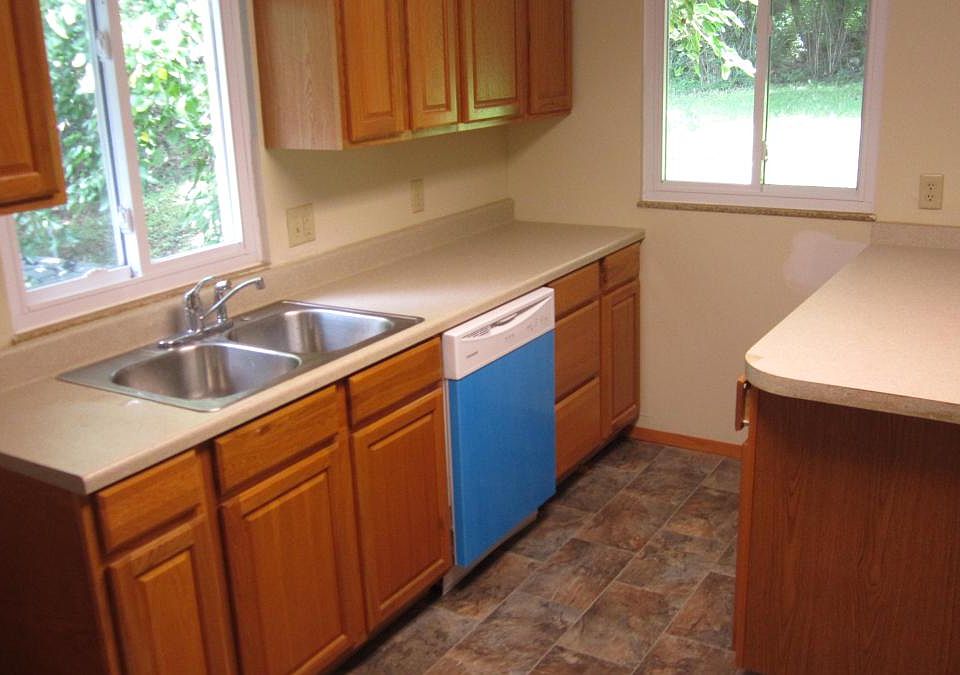 New Kitchen with dishwasher/garbage disposal