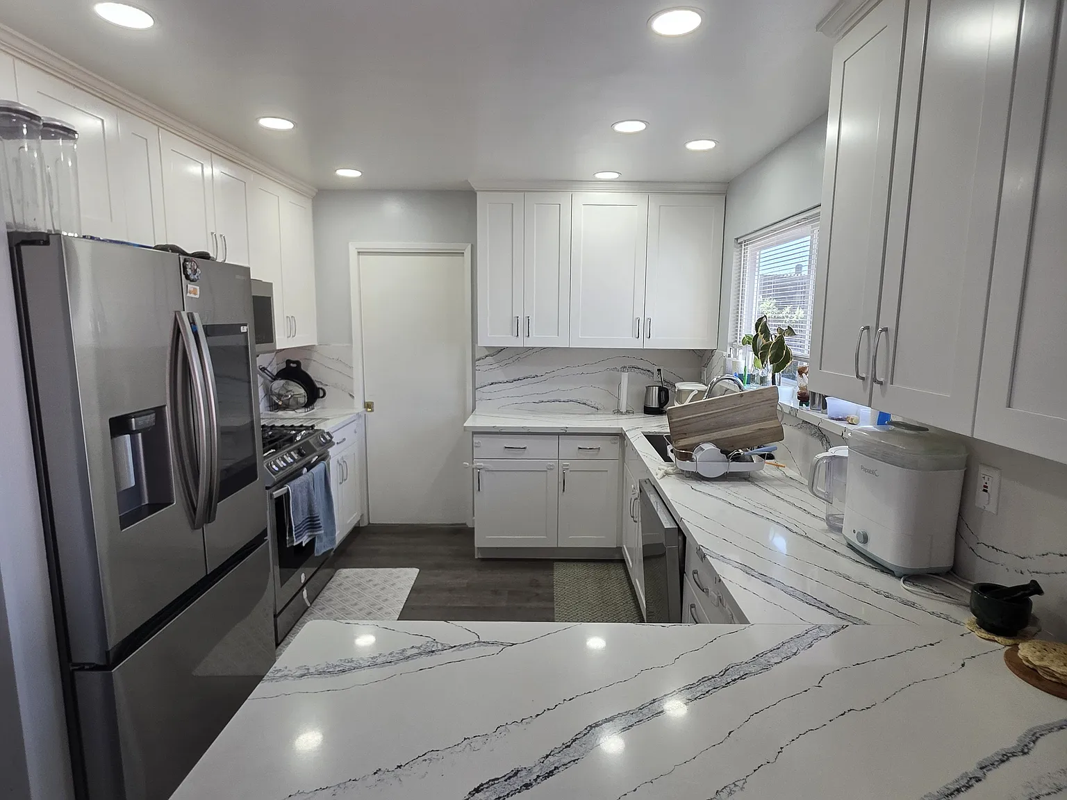 3 bed, 1296 sqft, $4,000 — Photo 2