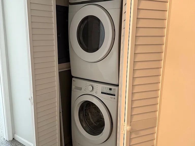 22028 Oxford Court — Photo 5