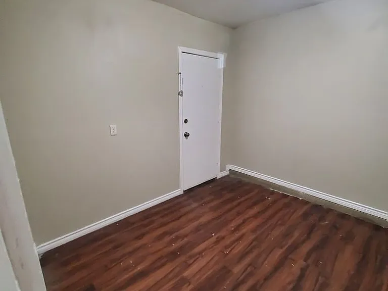 3025 Lambert Dr — Photo 4