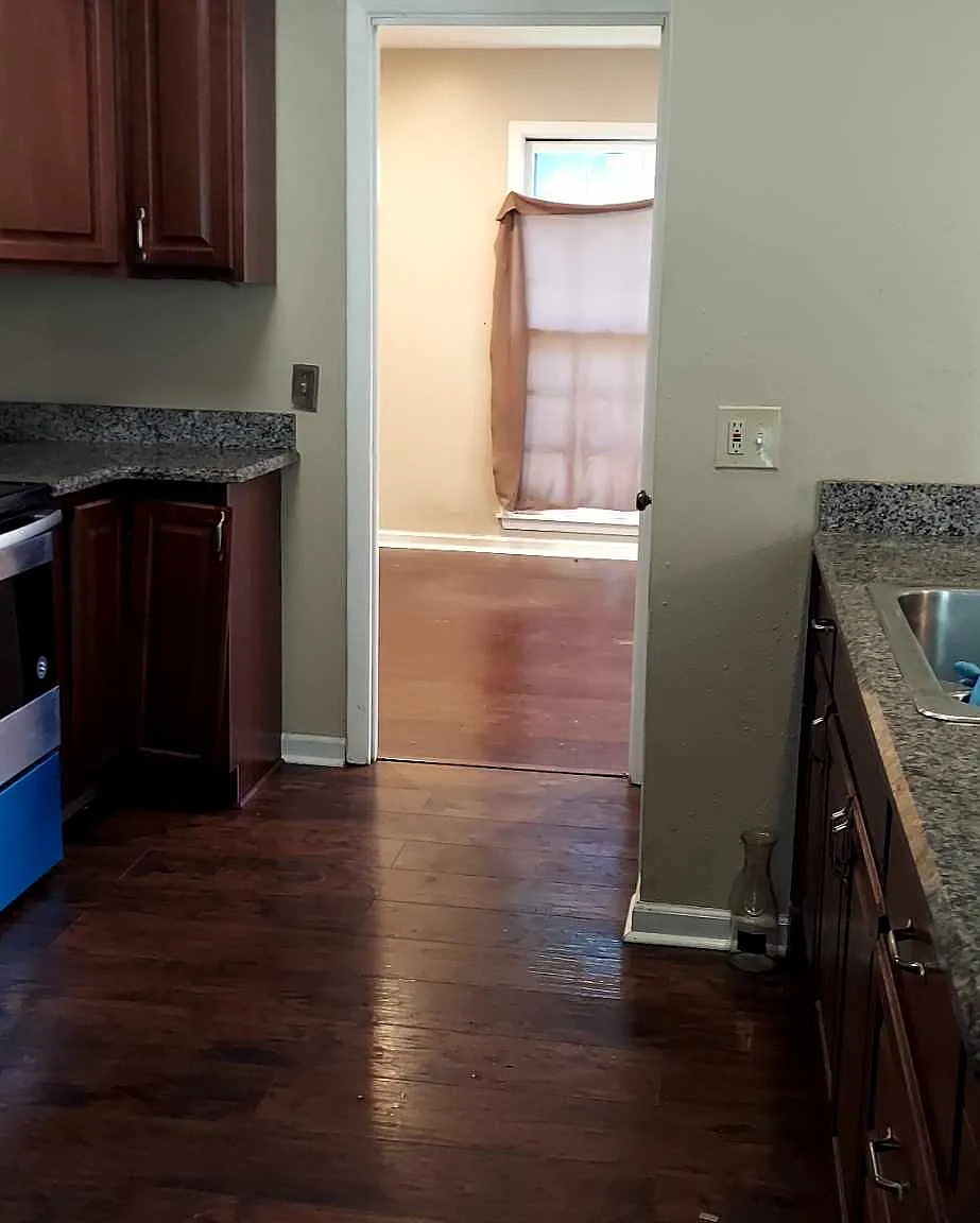 4 bed, 1900 sqft, $2,150 — Photo 4