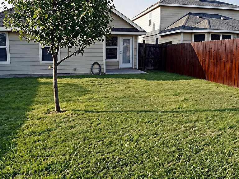 7513 Red Feather Trl — Photo 17