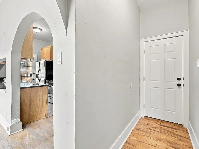 1640 N Downing St #103 — Photo 2