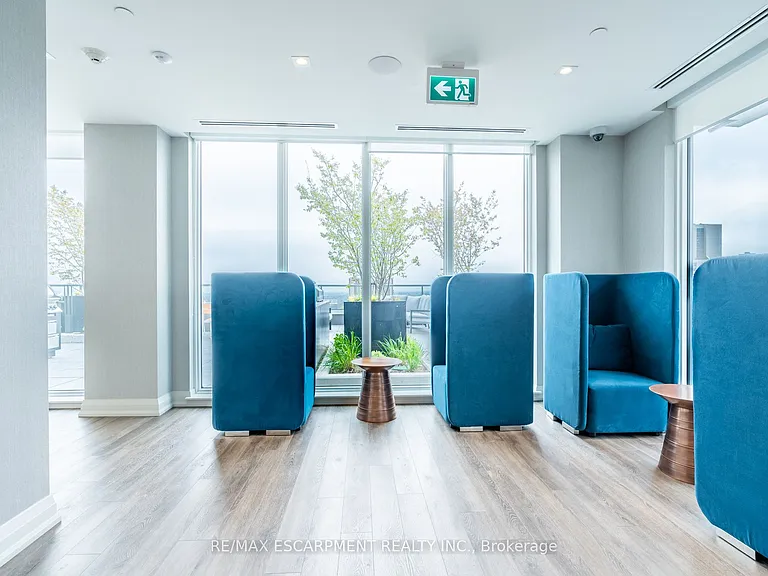 212 King William St #816 — Photo 39