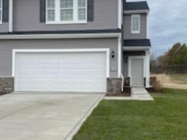7172 Grant St, Merrillville, IN 46410