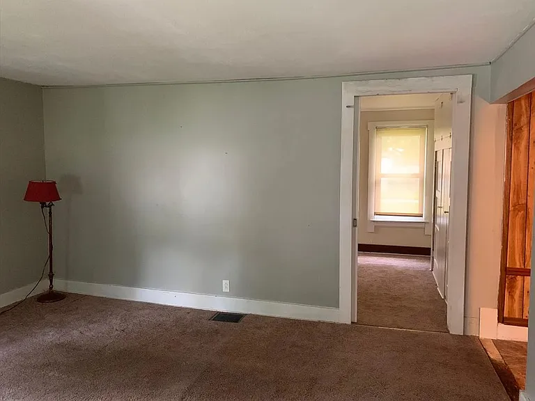1619 Oakland St — Photo 3