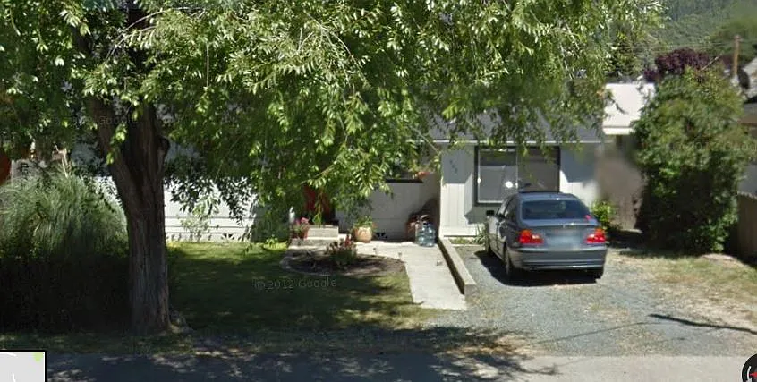 408 Broadway St photo 1