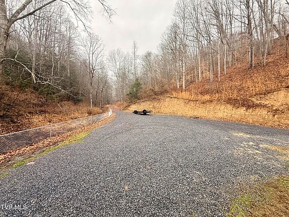 3rd image of 3800 Hall Hollow Rd