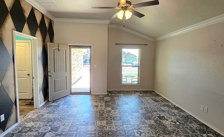 1025 Pine Leaf Pl — Photo 9