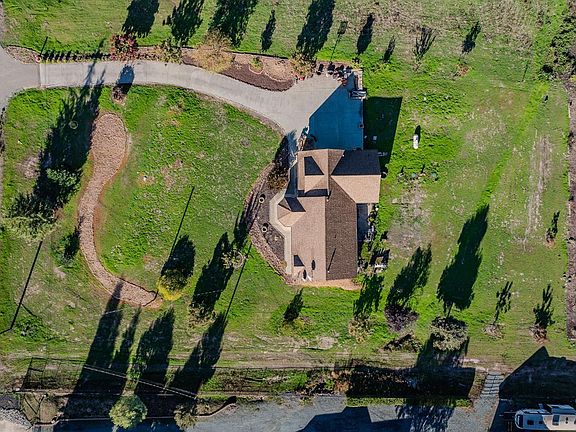 2nd image of 1541 Goose Creek Rd