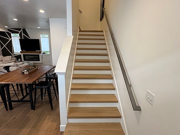 5th image of 2996 S Elgin Hill Ct