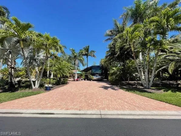 4842 Southern Breeze DR, NAPLES, FL 34114