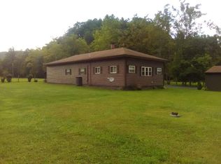 115 Old School House Rd, Flat Top, WV 25841