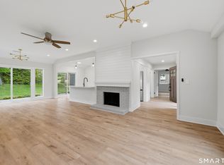 553 Heritage Vlg #B, Southbury, CT 06488